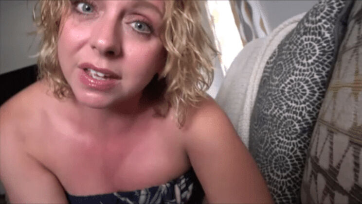 [MomComesFirst] - Brianna Beach Gives a Seductive Massage (Brianna Beach)